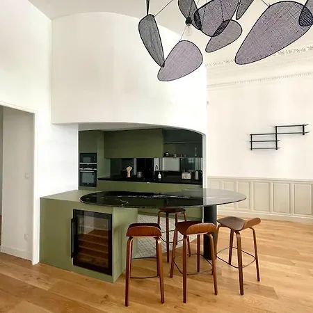 Le Feel'art, Prestige A Apartamento